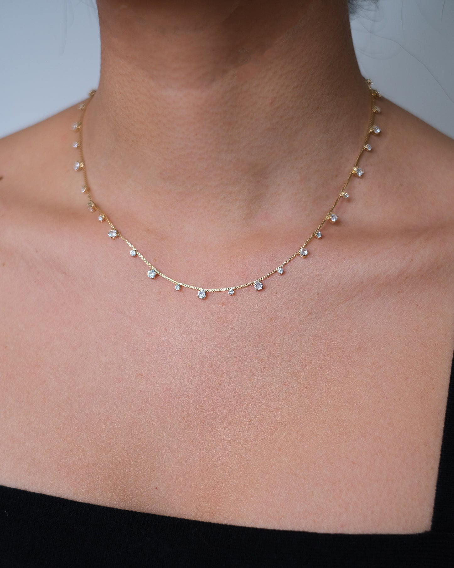 SPARKLY CHOKER NECKLACE