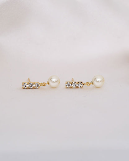 PEARL DROP EARRINGS